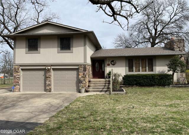 Property at 1669 S Osage Orange Rd, Joplin, MO 64801, 4 beds, 2.5 baths