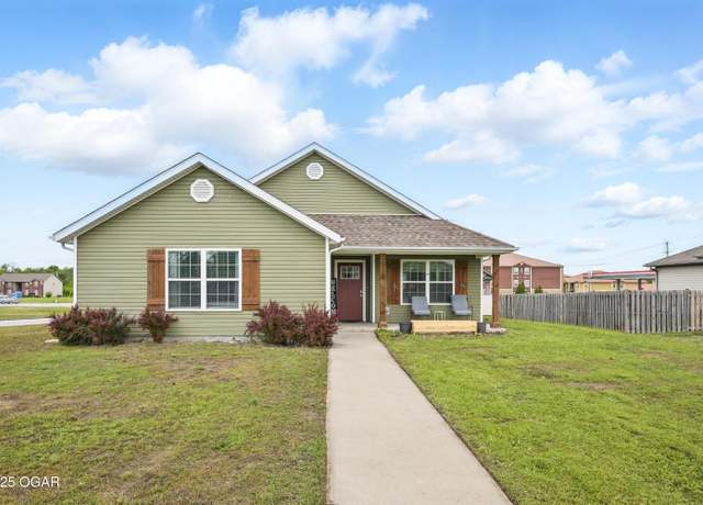 Property at 2130 Park Pl, Joplin, MO 64801, 3 beds, 2 baths