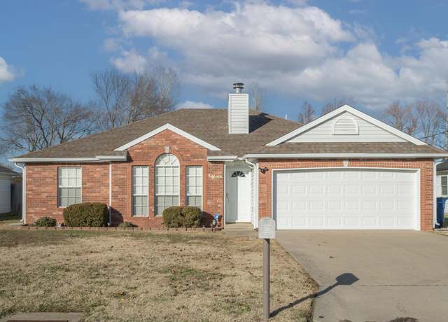 Property at 2005 E 26th St, Joplin, MO 64804, 3 beds, 2 baths