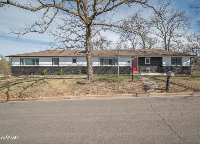 Property at 2201 Rolla St, Joplin, MO 64801, 4 beds, 3.5 baths