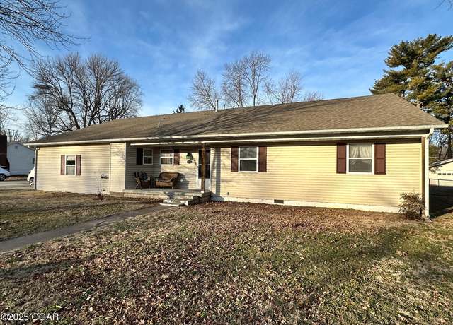 Property at 1845 S Grand Ave, Carthage, MO 64836, 4 beds, 2 baths