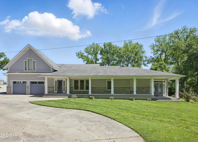 Property at 5594 Riverside Dr, Joplin, MO 64804, 3 beds, 3 baths