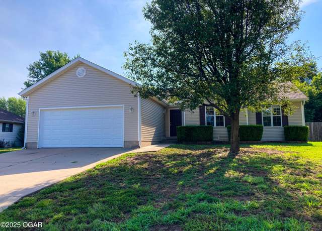 Property at 2031 Redbird Dr, Webb City, MO 64870, 3 beds, 2 baths