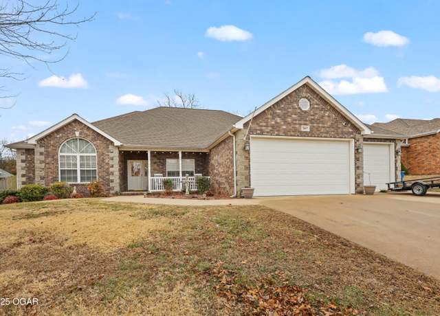 Property at 2807 N Minnesota Ave Ave, Joplin, MO 64801, 4 beds, 3.5 baths