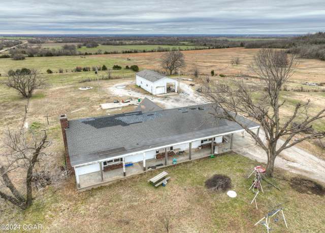 Property at 230 SE Star Rd, Baxter Springs, KS 66713, 3 beds, 1 bath