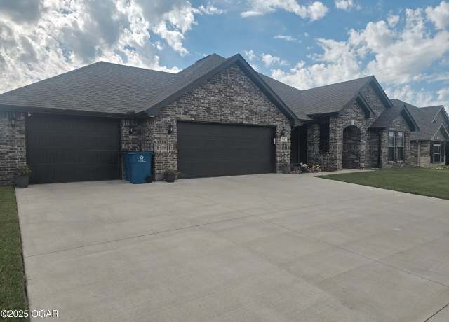 Property at 702 Danica Jo Ln, Carl Junction, MO 64834, 4 beds, 3 baths