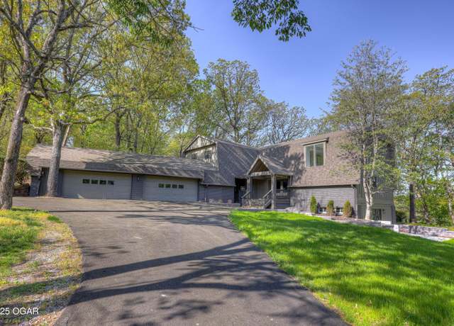 Property at 5554 Riverside Dr, Joplin, MO 64804, 4 beds, 3.5 baths
