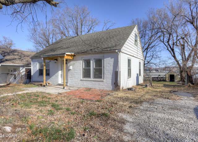 Property at 721 Indiana Ave, Joplin, MO 64801, 4 beds, 1 bath