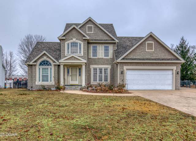 Property at 3227 S Park Avenue Ave, Joplin, MO 64804, 5 beds, 3.5 baths