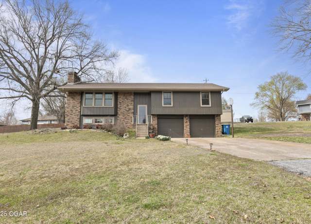 Property at 122 Valley View Dr, Joplin, MO 64804, 3 beds, 3 baths