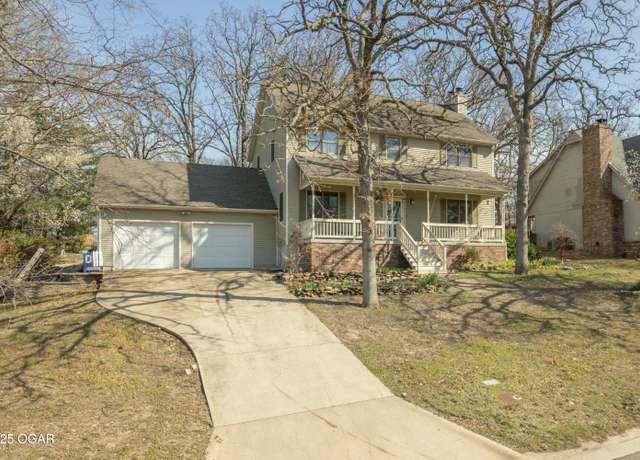 Property at 1123 Valleyview Ln, Joplin, MO 64804, 4 beds, 3 baths