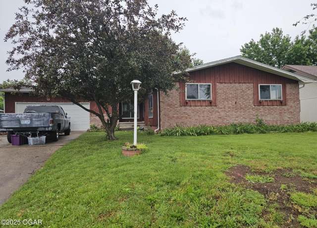 Property at 2407 S Florida Ave, Joplin, MO 64804, 3 beds, 1.5 baths