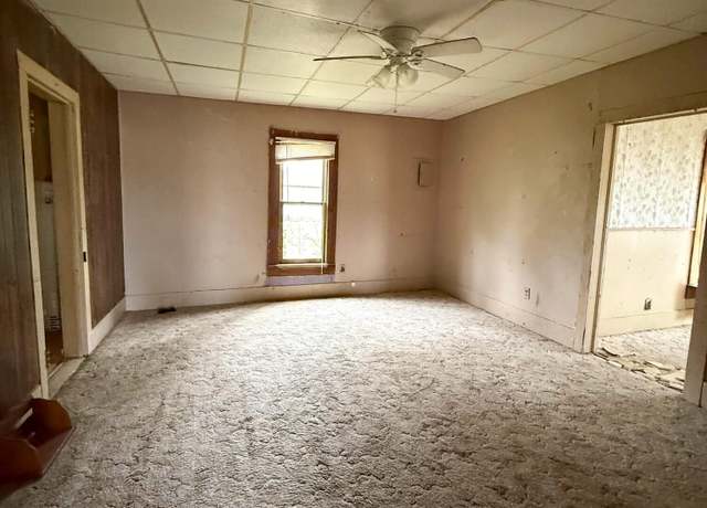 Property at 512 W Main St, Weir, KS 66781, 2 beds, 1 bath
