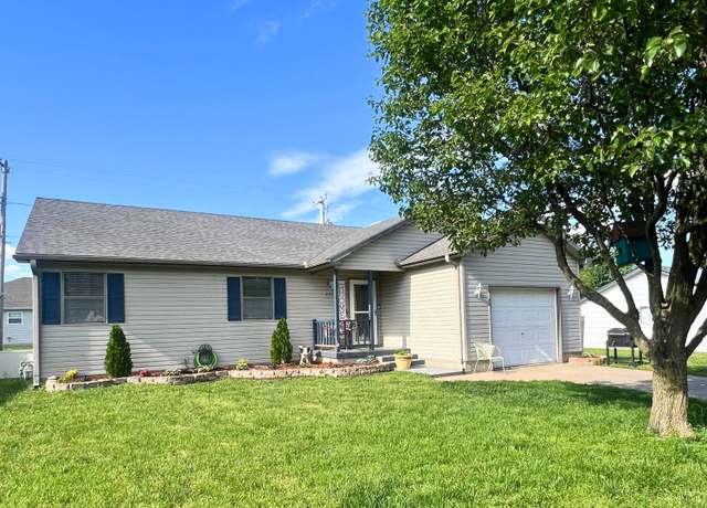 Property at 3025 W 14th St, Joplin, MO 64804, 3 beds, 2 baths