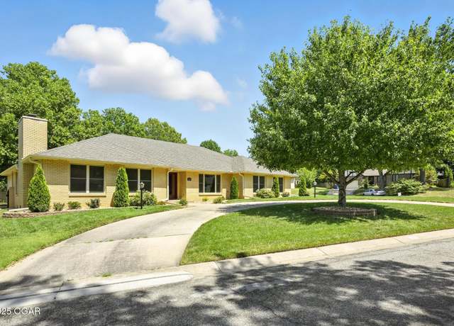 Property at 2015 Laura Ln, Joplin, MO 64801, 3 beds, 2 baths