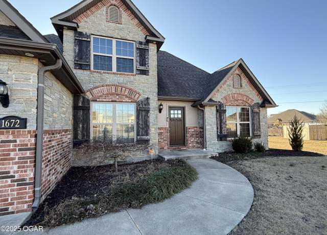 Property at 1672 Kohl Court Ct, Webb City, MO 64870, 4 beds, 3.5 baths