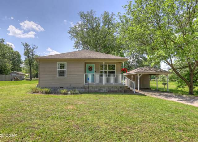 Property at 1011 W 1st St, Pittsburg, KS 66762, 2 beds, 2 baths