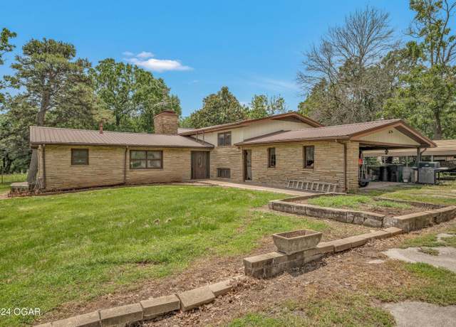 Property at 2984 Oak Ridge Dr, Neosho, MO 64850, 4 beds, 2.5 baths