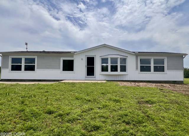 Property at 5740 W Choctaw Ln, Joplin, MO 64801, 3 beds, 2 baths