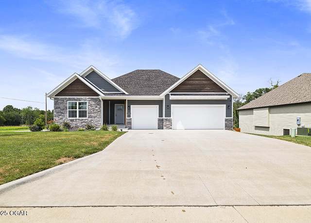 Property at 1403 E Hayloft Dr, Ozark, MO 65721, 5 beds, 3 baths