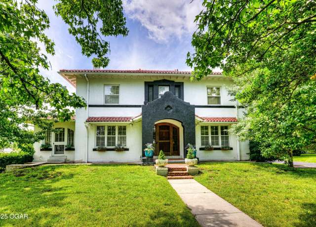 Property at 2736 E 15th St, Joplin, MO 64801, 4 beds, 3 baths