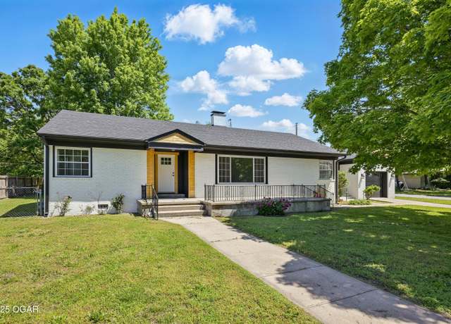 Property at 540 E 4th St, Baxter Springs, KS 66713, 3 beds, 2 baths