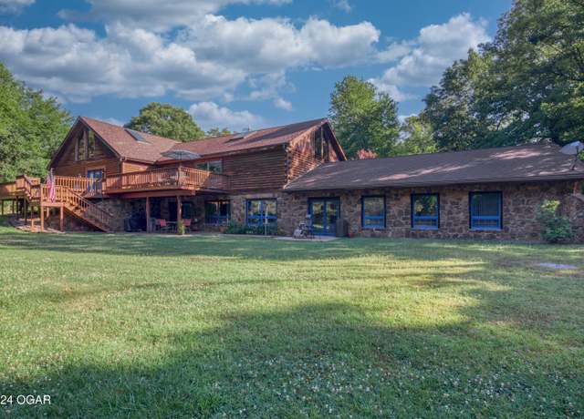 Property at 5892 Westridge Dr, Joplin, MO 64804, 5 beds, 3 baths