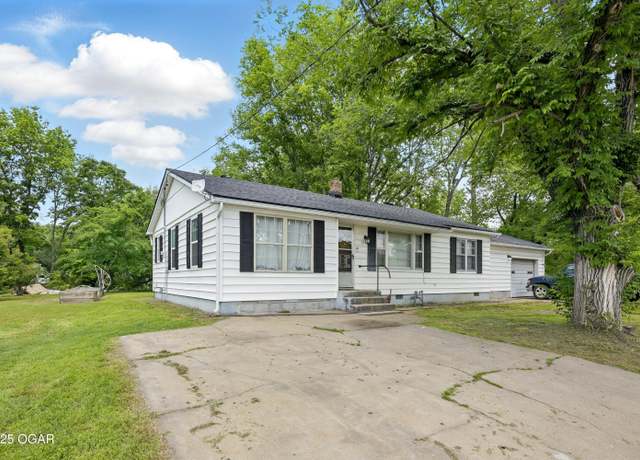 Property at 1211 Oneida St, Seneca, MO 64865, 3 beds, 2 baths