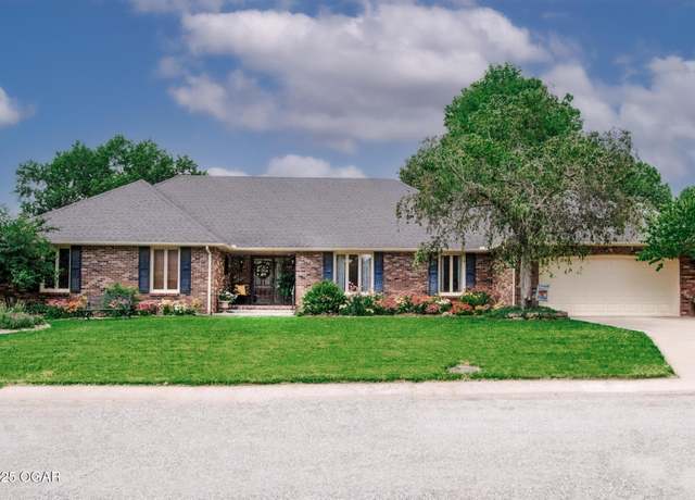Property at 2005 Laura Ln Ln, Joplin, MO 64801, 3 beds, 2.5 baths