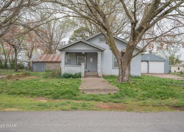Property at 133 S School St. St, Goodman, MO 64843, 2 beds, 1 bath