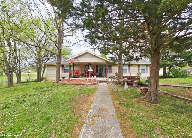 Property at 1511 E 5th St, Joplin, MO 64801, 4 beds, 3 baths