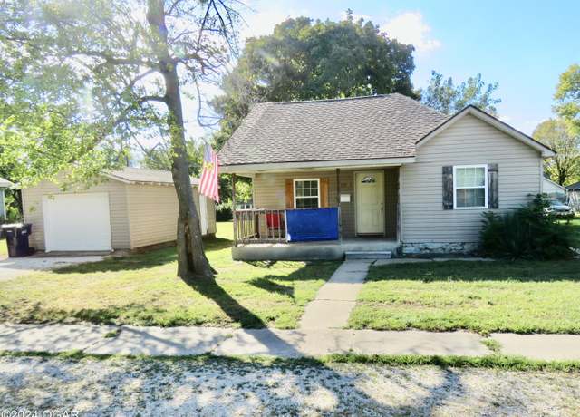 Property at 720 N Oak St, Webb City, MO 64870, 2 beds, 1 bath