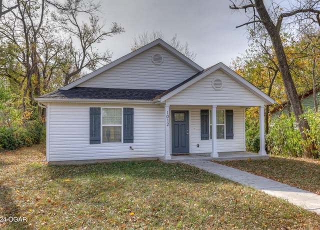 Property at 1012 Central St, Joplin, MO 64804, 3 beds, 2 baths