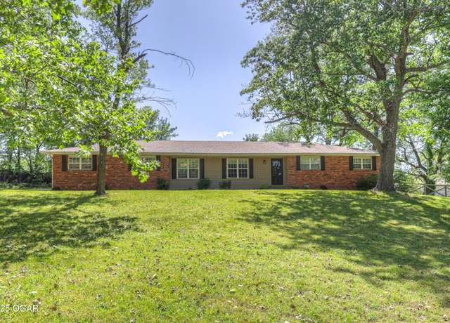 Property at 1912 N Duquesne Rd, Joplin, MO 64801, 3 beds, 2.5 baths