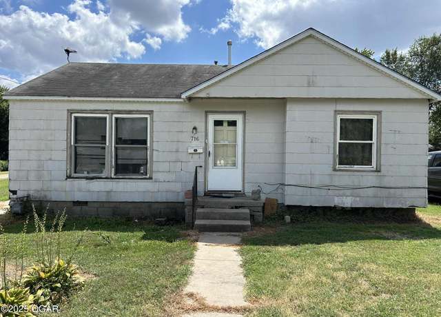 Property at 716 W Maple St, Columbus, KS 66725, 2 beds, 1 bath