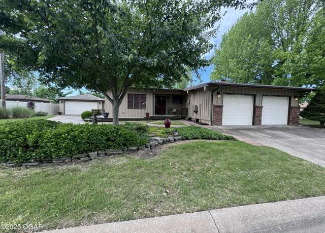 Property at 2701 Vermont Ave, Joplin, MO 64804, 3 beds, 2 baths