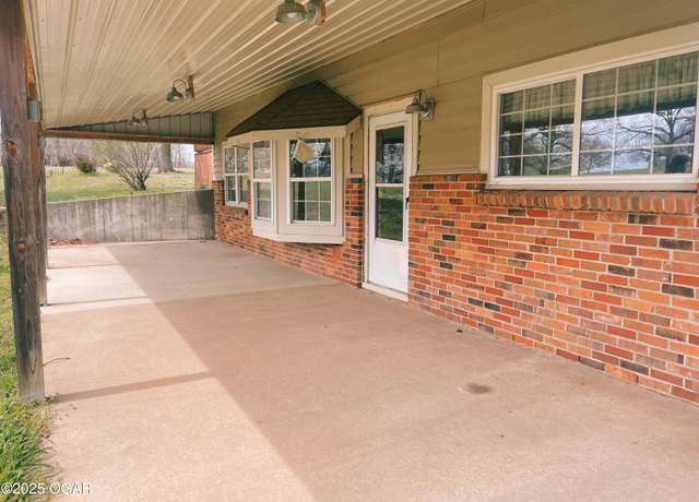 Property at 1612 Co Rd 150, Carthage, MO 64836, 4 beds, 2 baths