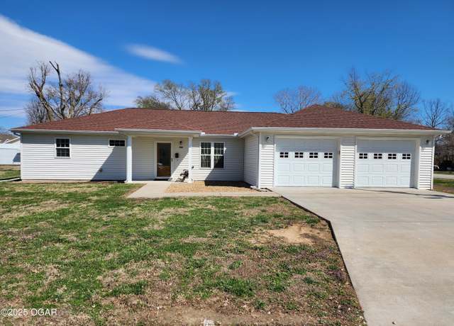 Property at 909 Golden Ave, Golden City, MO 64748, 2 beds, 1.5 baths
