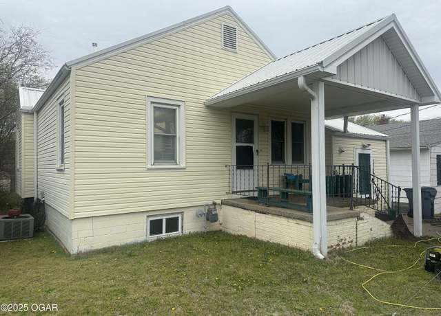 Property at 1705 3rd St, Oswego, KS 67356, 2 beds, 1.5 baths