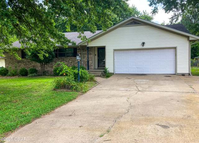 Property at 303 Leonard St, Carl Junction, MO 64834, 3 beds, 2 baths