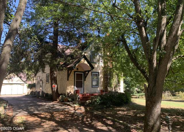 Property at 501 Saginaw Rd, Joplin, MO 64804, 3 beds, 2 baths