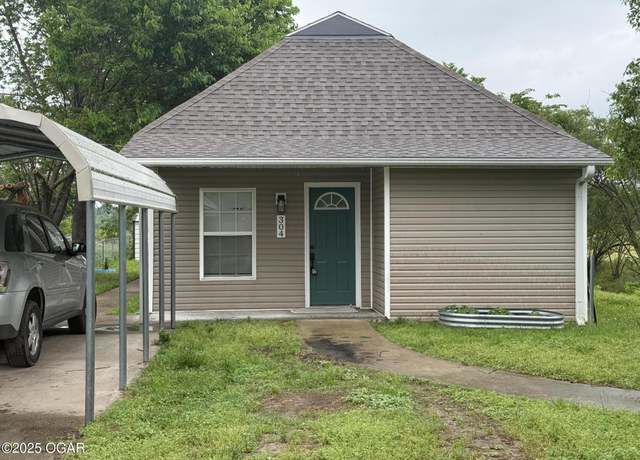 Property at 304 Market St, Wentworth, MO 64873, 2 beds, 1 bath