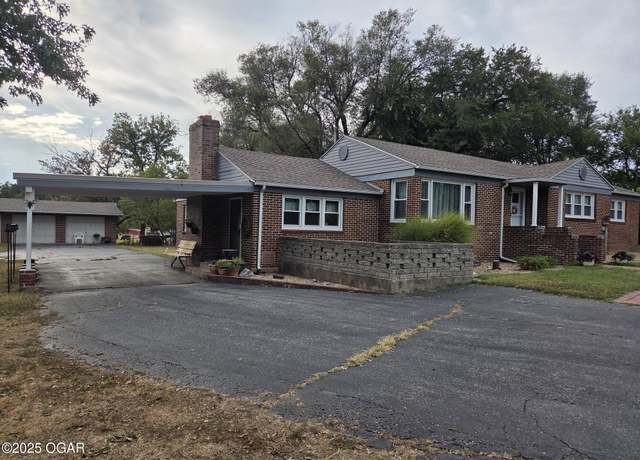 Property at 9671 County Rd 118, Carthage, MO 64836, 3 beds, 2.5 baths