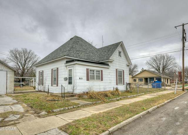 Property at 815 W 5th St, Joplin, MO 64801, 2 beds, 1 bath