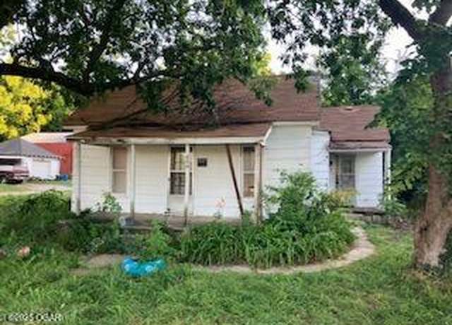 Property at 409 Locust St, Carl Junction, MO 64834, 2 beds, 1 bath