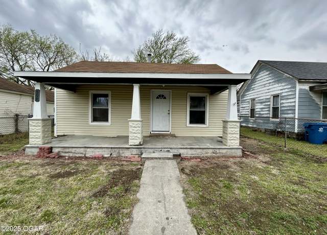 Property at 508 Joplin St, Carl Junction, MO 64834, 2 beds, 1 bath