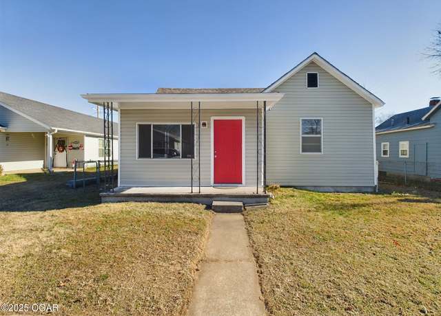 Property at 1515 S Missouri Ave, Joplin, MO 64804, 3 beds, 1.5 baths