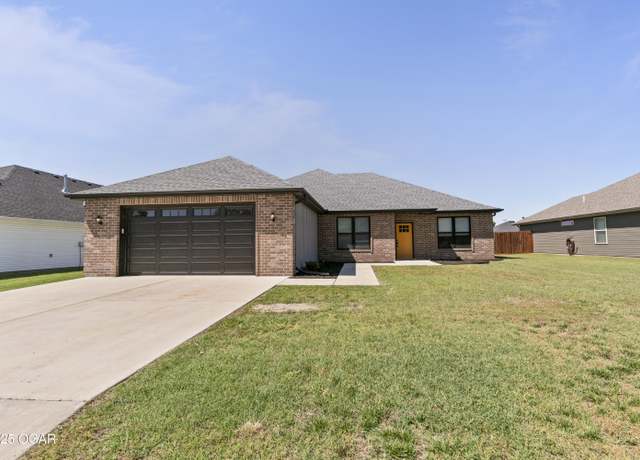 Property at 3013 W 24th St, Joplin, MO 64804, 4 beds, 2 baths