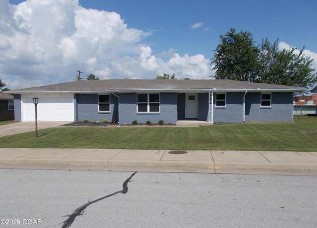 Property at 2705 S Michigan Ave, Joplin, MO 64804, 5 beds, 2.5 baths