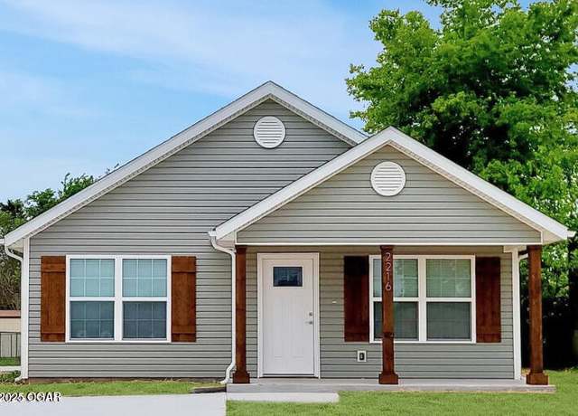 Property at 2216 & 1/2 Connor Ave, Joplin, MO 64804, 3 beds, 2 baths